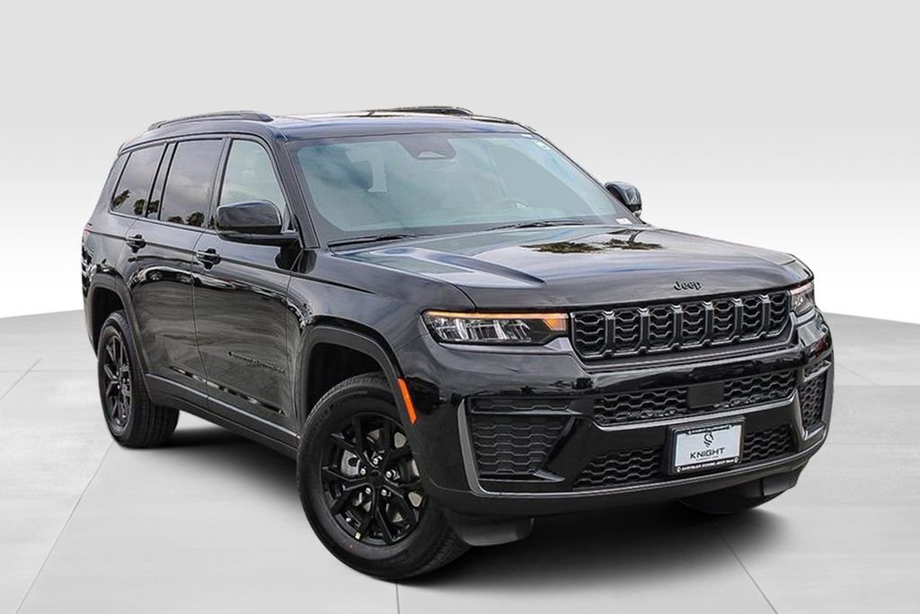 New 2026 Diamond Black Crystal Pearlcoat Jeep Altitude image 2