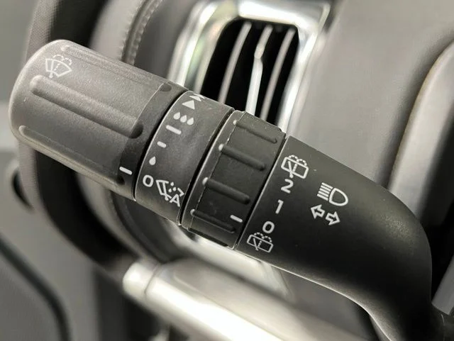Used 2025 White Ford Platinum image 28