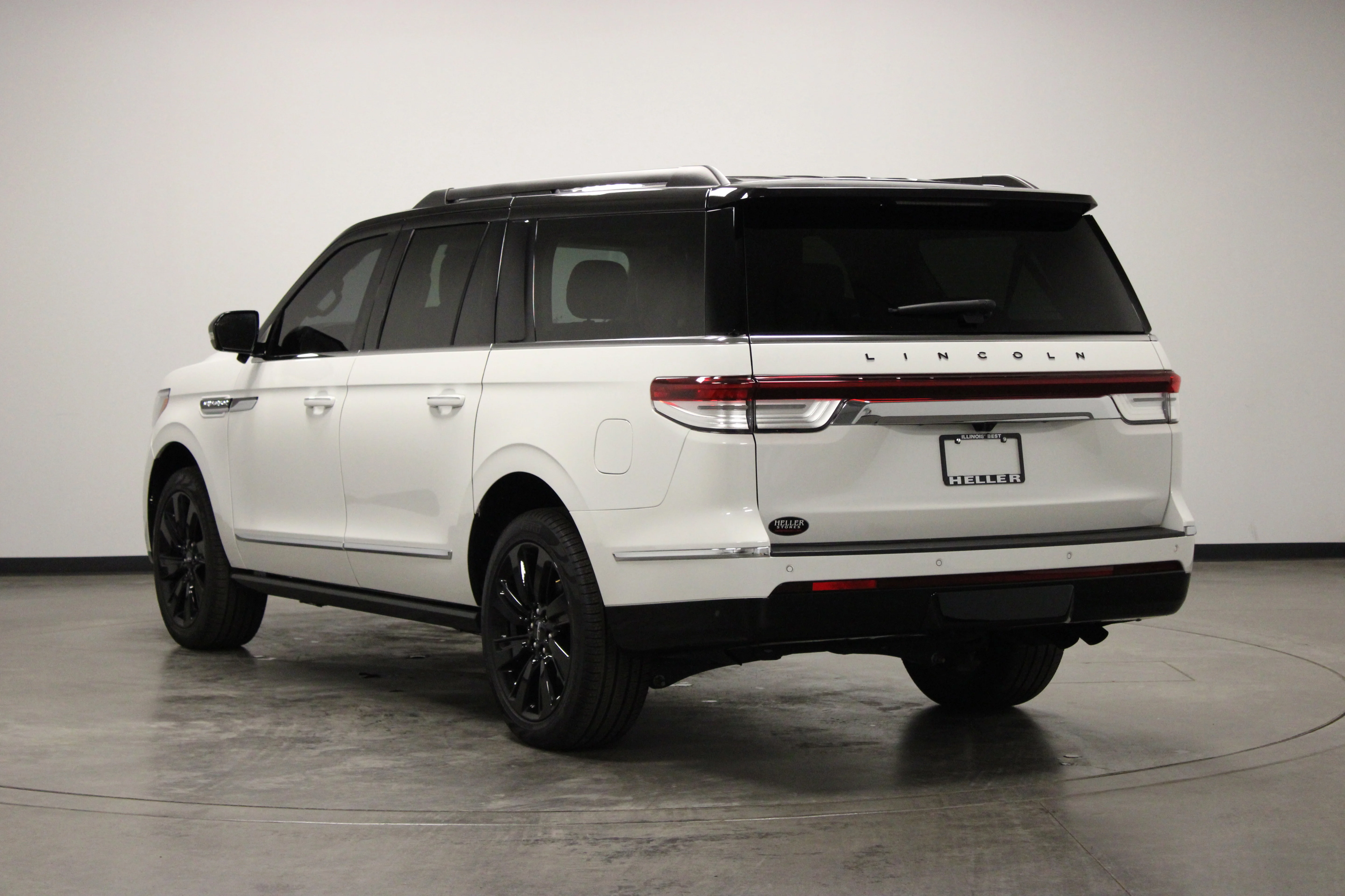Used 2024 White Metallic Lincoln Black Label image 6