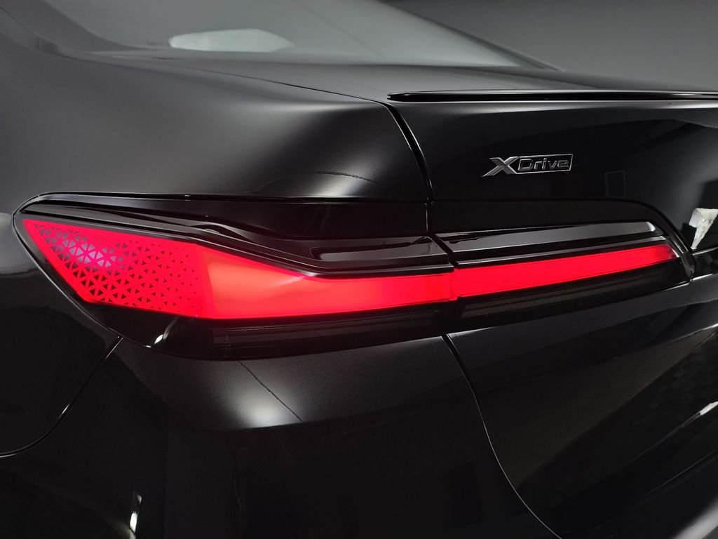 2026 BMW 7 Series 760i - Photo 33