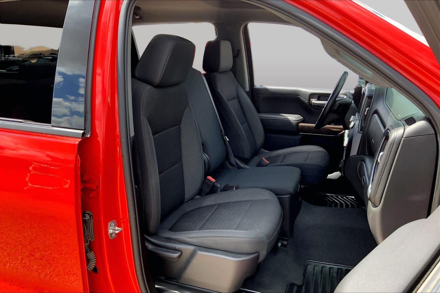 Used 2020 Cardinal Red GMC Elevation image 9