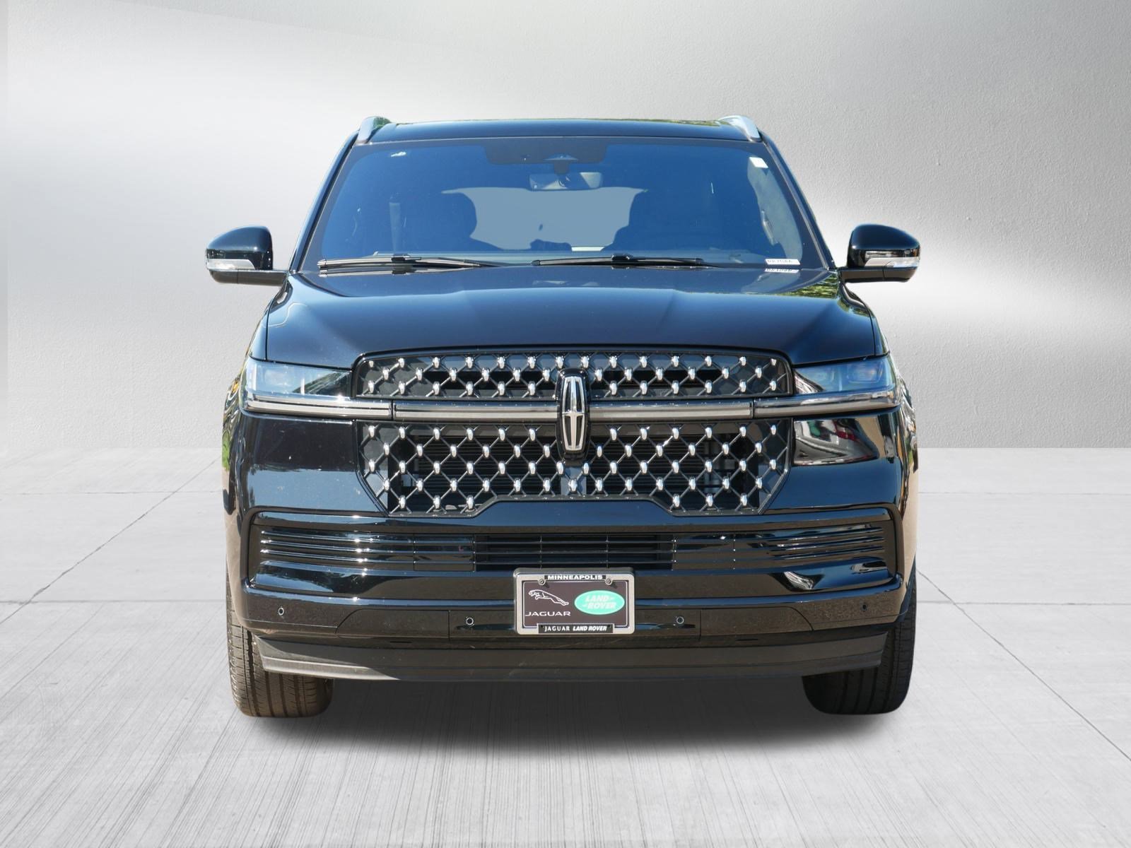 Used 2025 Lincoln Navigator Black Label L with VIN 5LMJJ3TG1SEL03394 for sale in Minneapolis, Minnesota