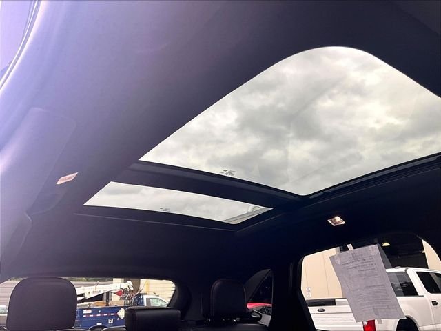 Used 2025 Black Metallic Ford ST-Line Select image 18