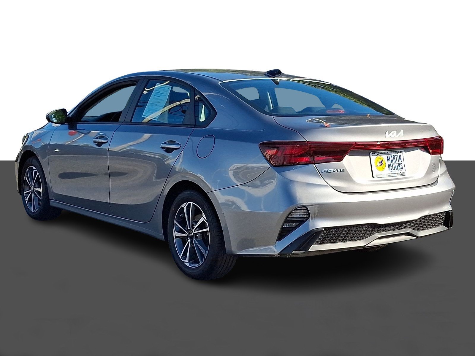 Used 2024 Steel Gray Kia LXS image 4
