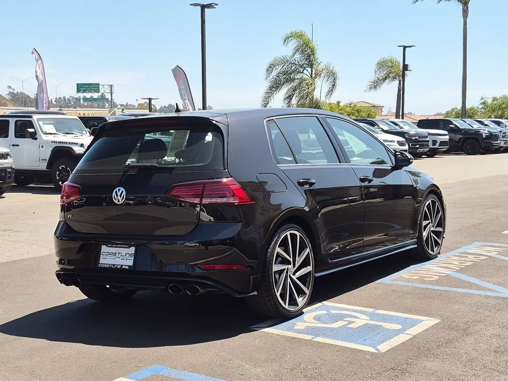 Used 2018  Volkswagen DCC & Navigation 4Motion image 5