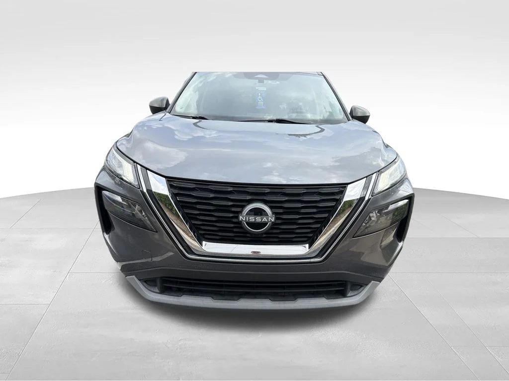 Used 2023 Gray Nissan S image 2