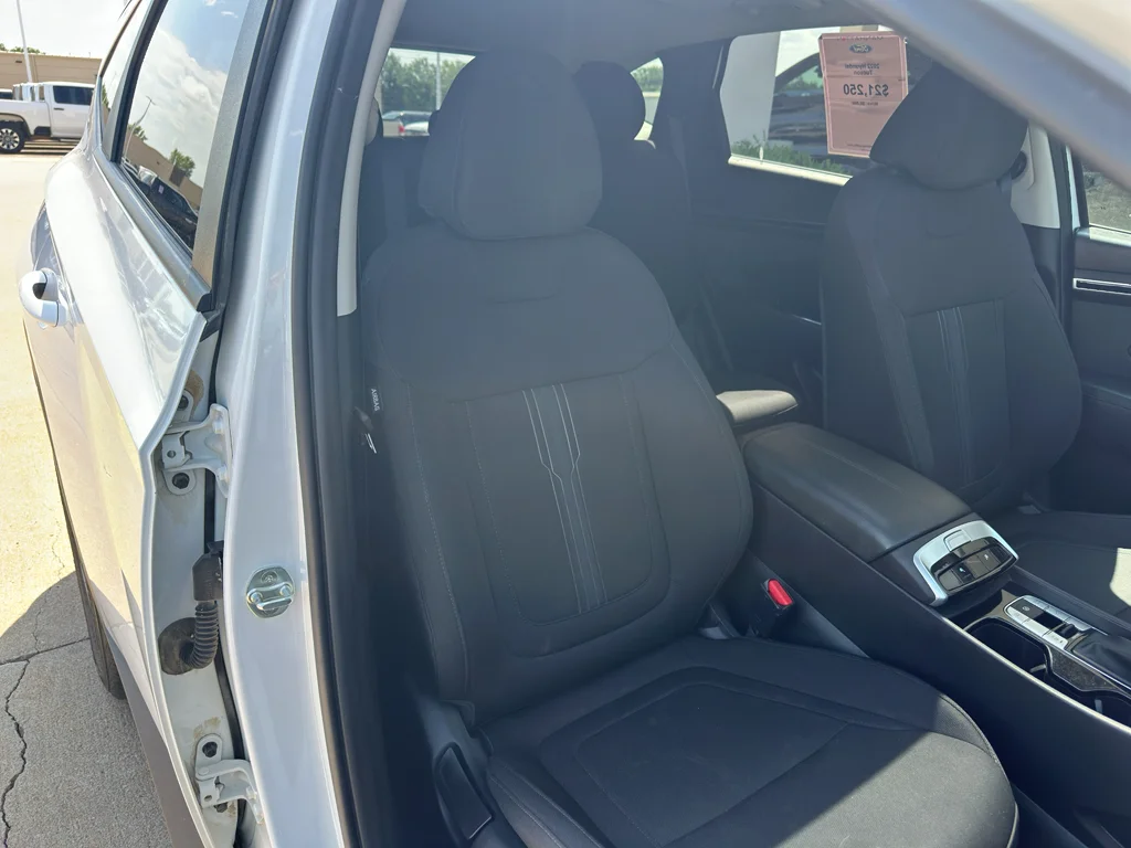 Used 2022 Quartz White Hyundai SEL image 30