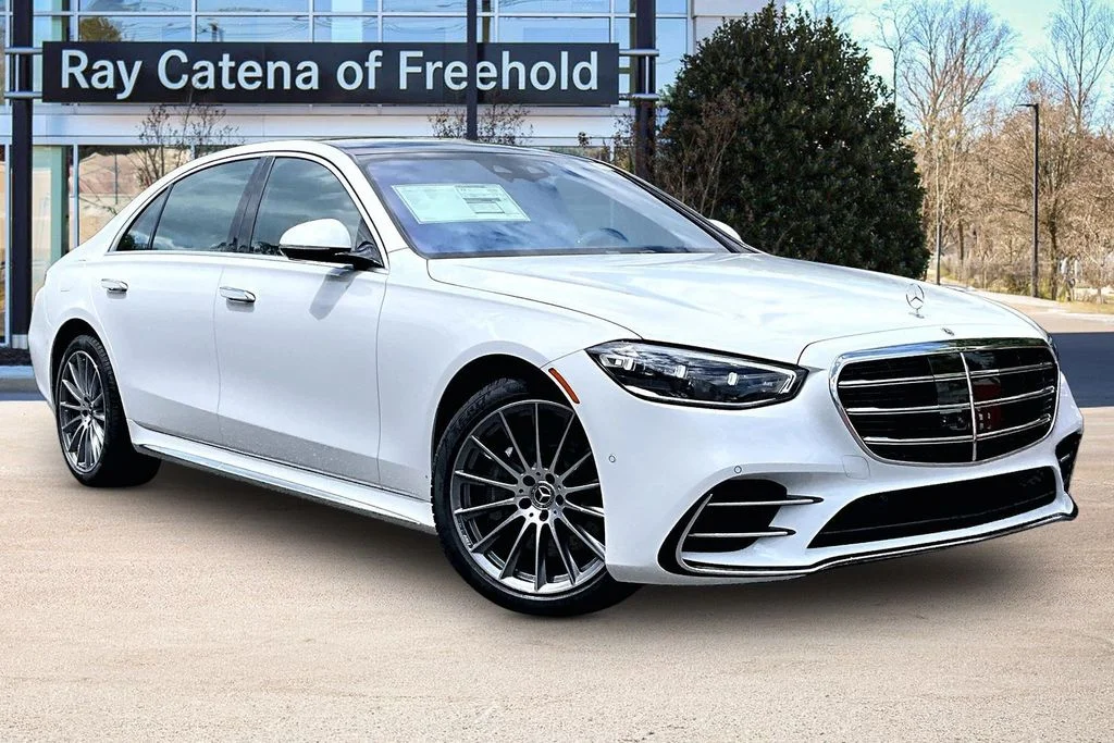 New 2026 White Mercedes-Benz S 500 image 2