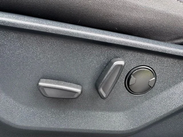 Used 2024 Blue Metallic Ford XLT image 19