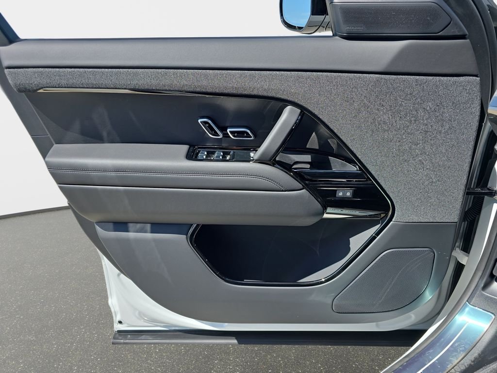 New 2026 Fuji White Land Rover Dynamic SE image 28