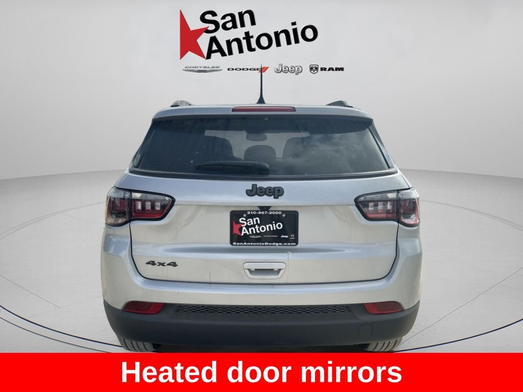 New 2026 Silver Zynith Metallic Clear-Coat Exterior Paint Jeep Latitude image 13