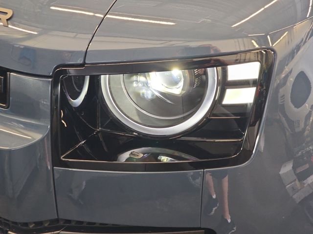New 2026 Tasman Blue Land Rover X-Dynamic SE image 21