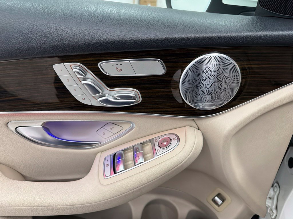 Used 2020 White Mercedes-Benz GLC 300 image 20