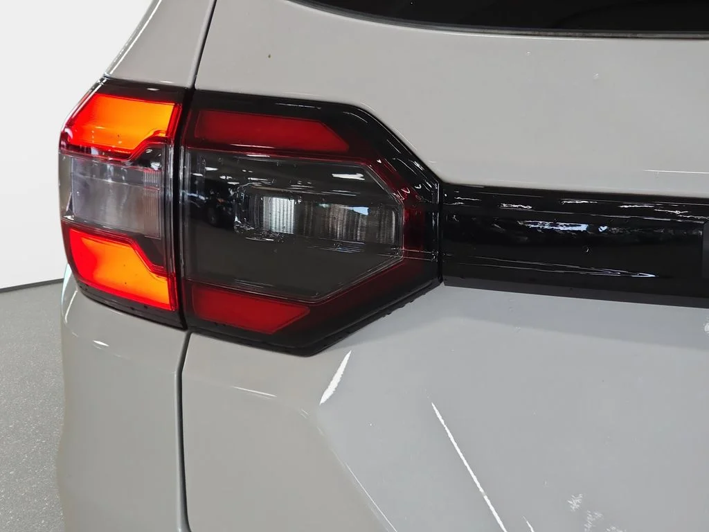 Used 2025 White Honda EX-L image 23