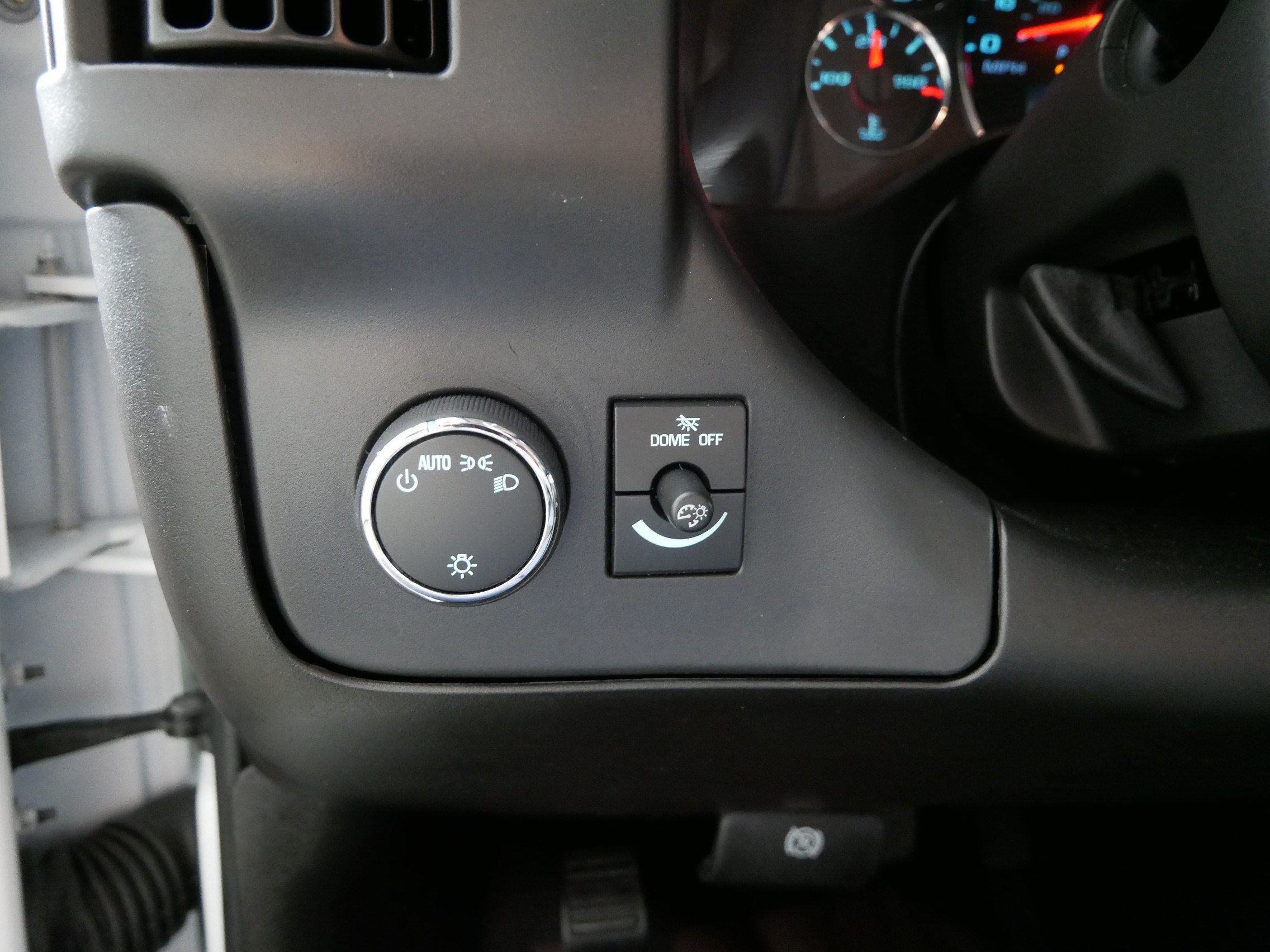 Used 2025 Summit White Chevrolet WT image 26