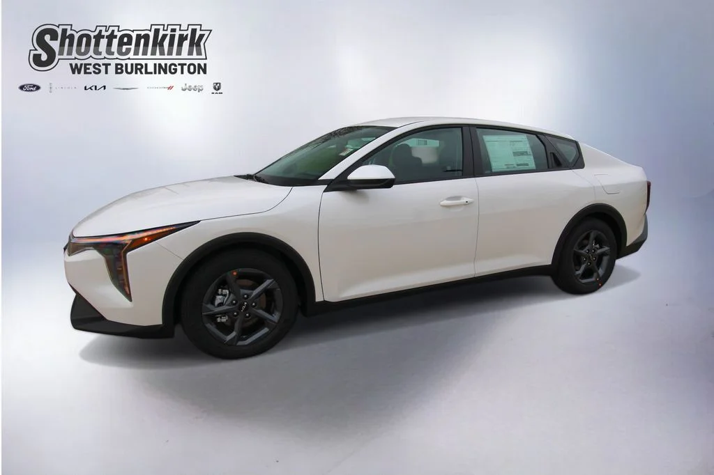 2026 Kia K4 LXS AT's photo