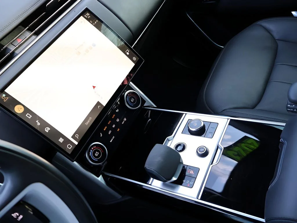 2023 Land Rover Range Rover SE - Photo 19