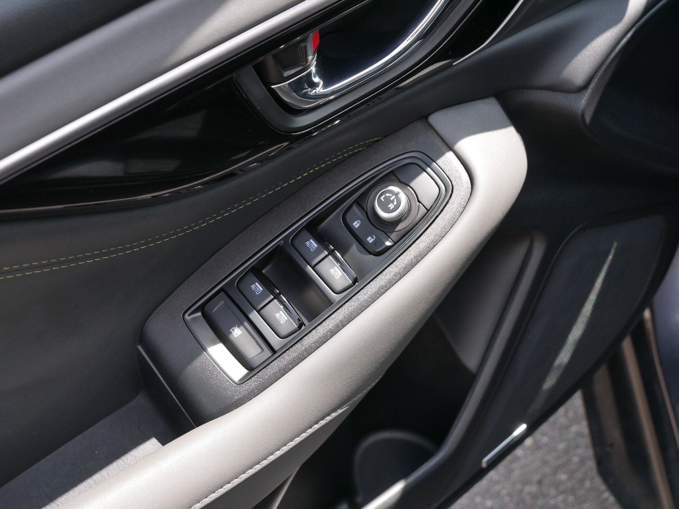 Used 2025 Magnetite Gray Metallic Subaru Onyx Edition image 19