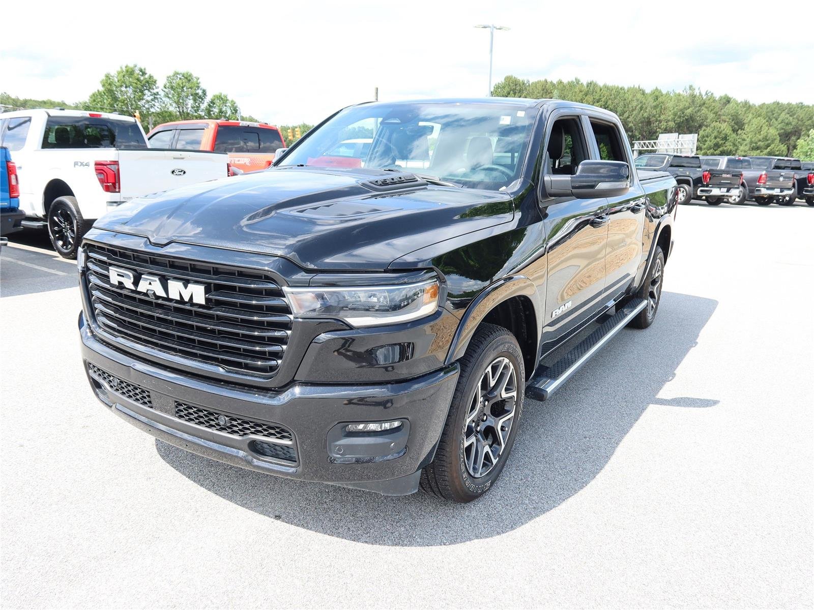 Certified Used 2025 Diamond Black Crystal Pearlcoat Ram Laramie image 3