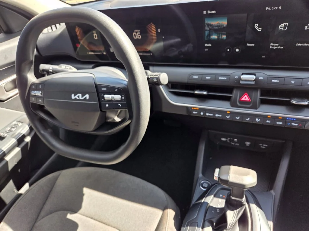 Used 2025 White Kia LX image 29