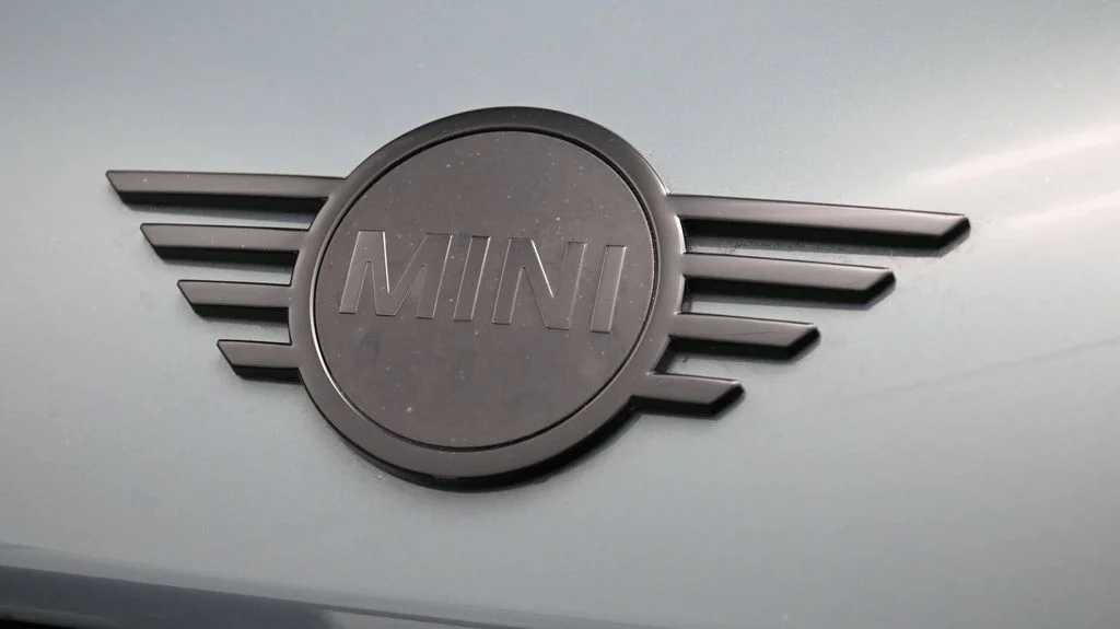 Used 2024 Green MINI Signature image 18