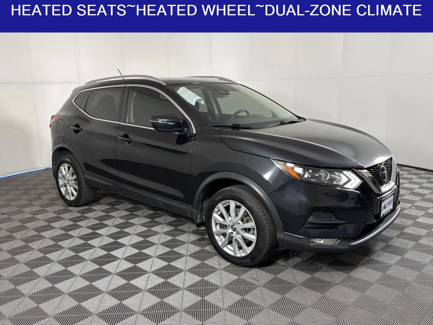 Used 2022 Magnetic Black Pearl Nissan SV image 2