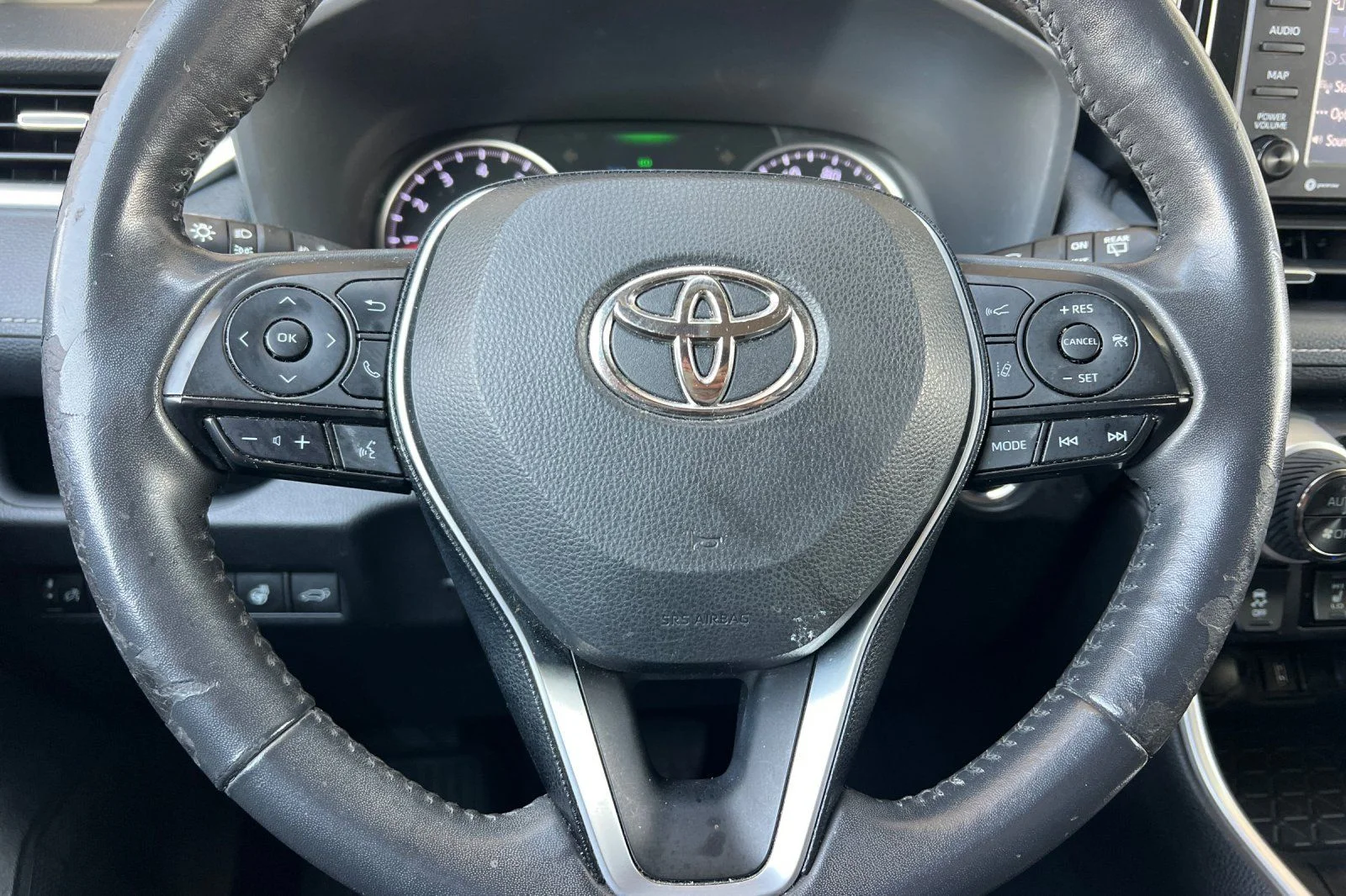 Used 2020 Gray Toyota XLE Premium image 23