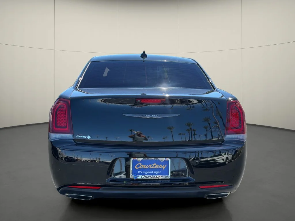 Used 2022 Black Chrysler Touring image 6