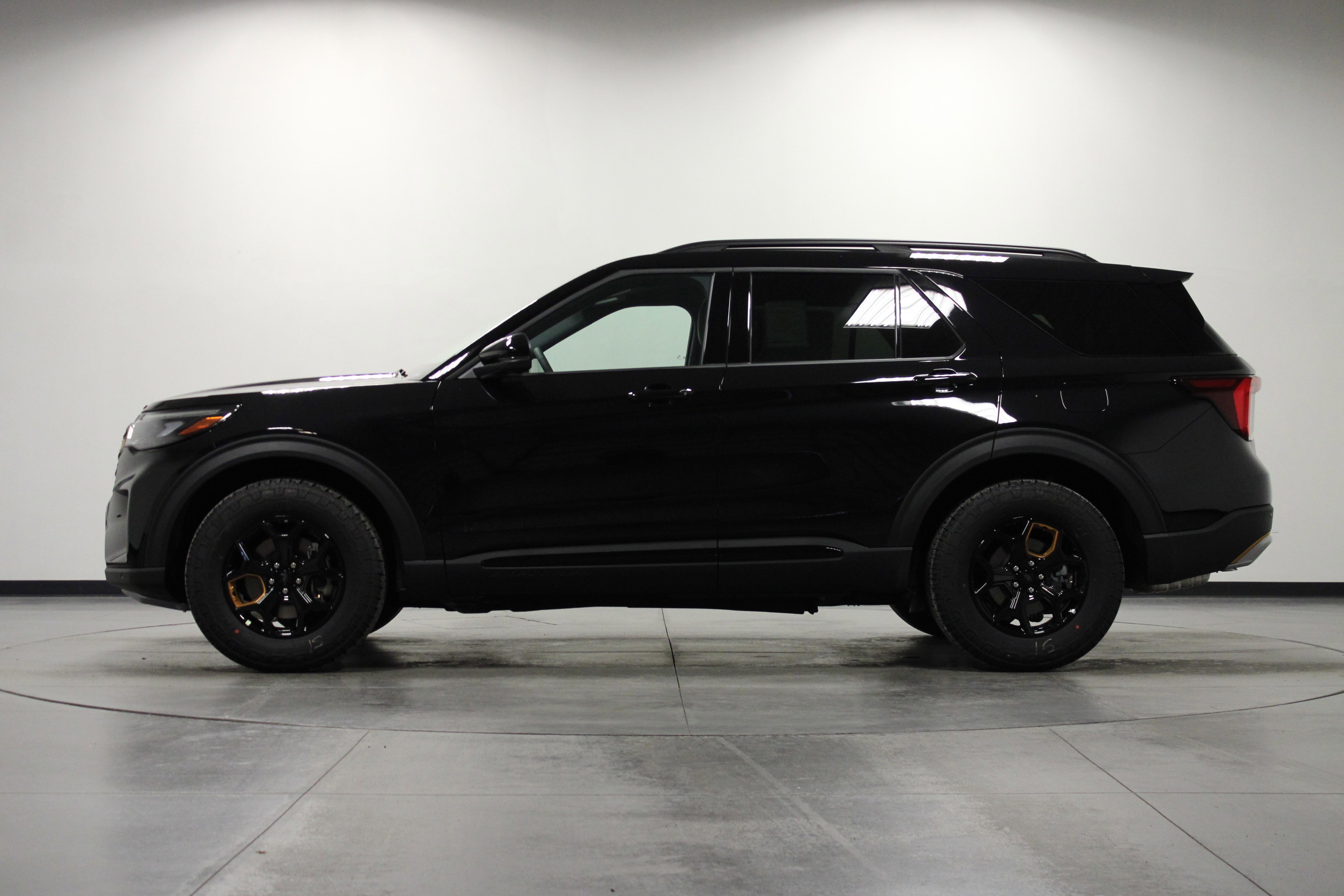 New 2026 Agate Black Metallic Ford Tremor image 7