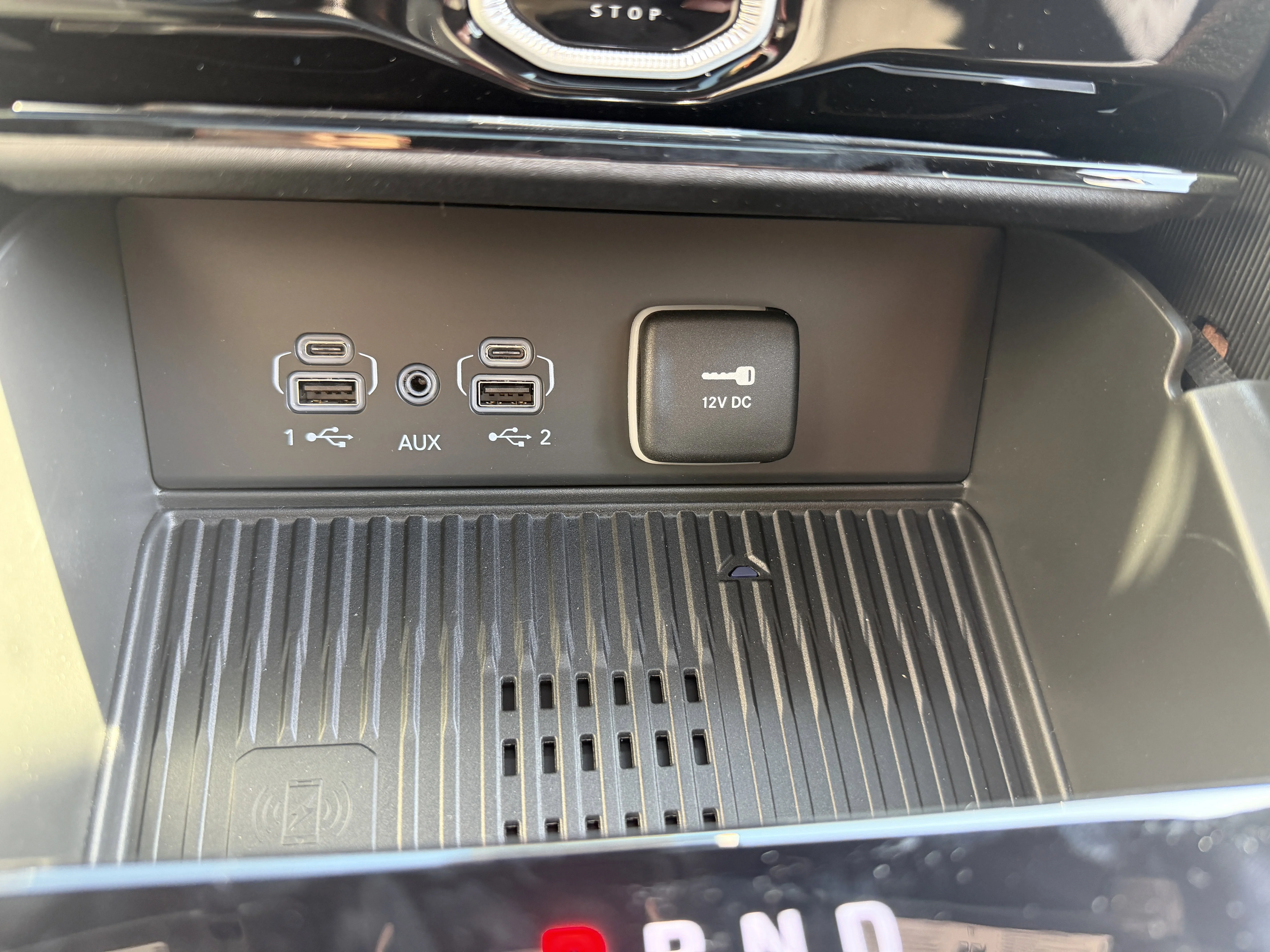 New 2026 Baltic Gray Metallic Clear-Coat Exterior Paint Jeep Altitude image 40