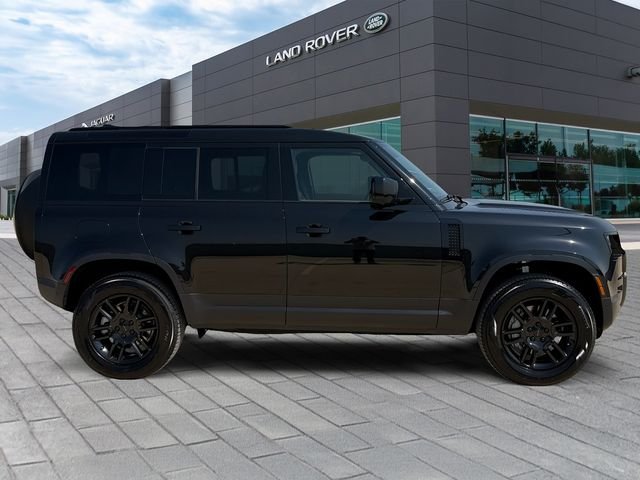 New 2026 Santorini Black Land Rover S image 6