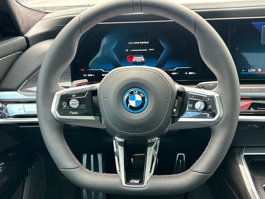 New 2026 Alpine White BMW M70 image 18