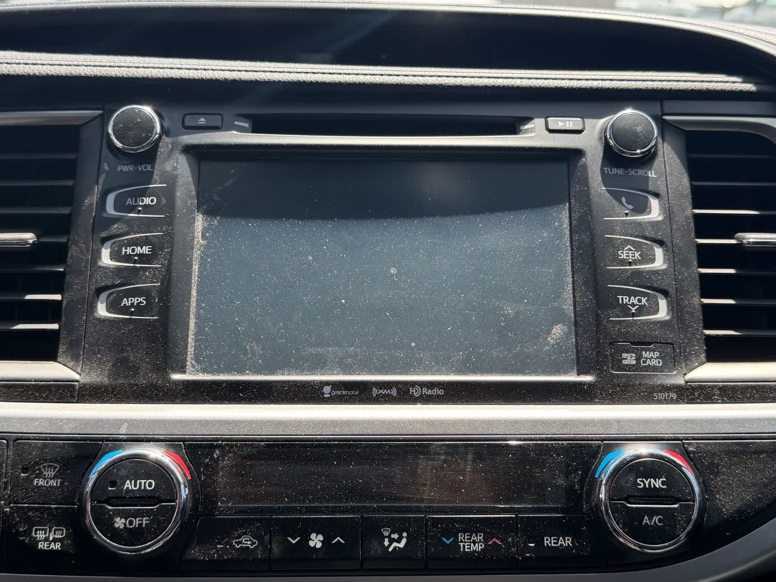 Used 2018 Blizzard Pearl Toyota SE image 10