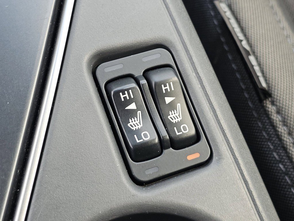 Used 2025 Ice Silver Metallic Subaru Premium image 12
