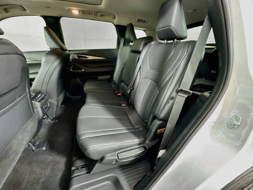 Certified Used 2027 White INFINITI LUXE image 33