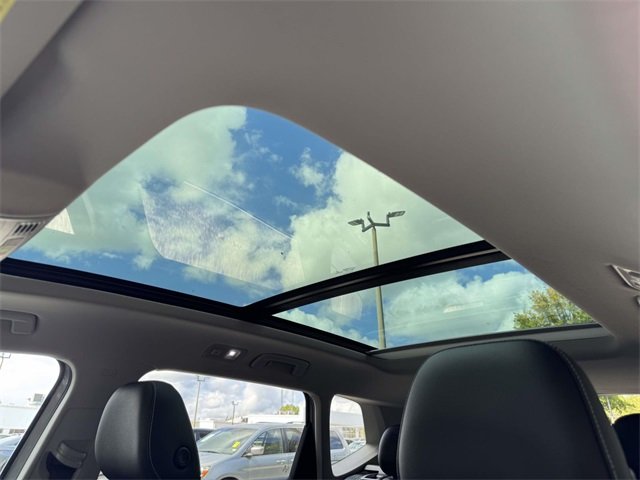 2022 Volkswagen Taos SE photo 4