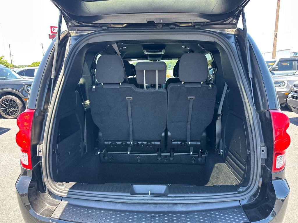 Used 2020 Black Dodge SE Plus image 17