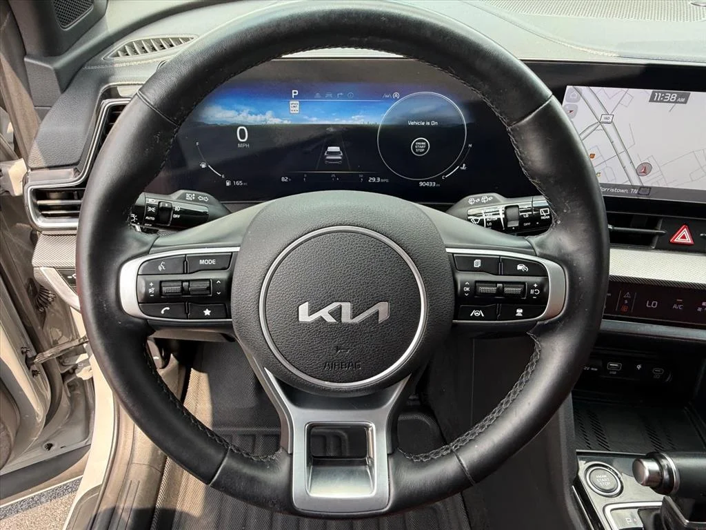 Used 2024 Wolf Gray C7s Kia SX-Prestige image 14