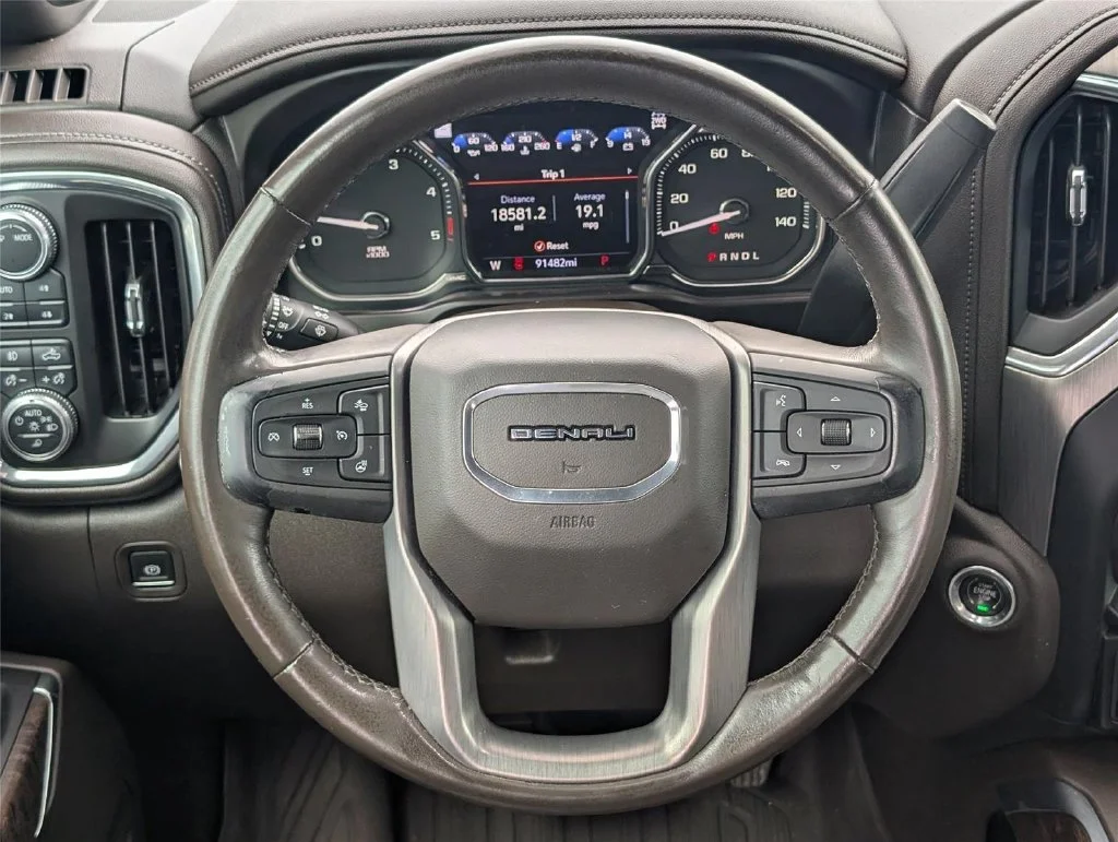 Used 2020 CARBON BLACK METALLIC GMC Denali image 13
