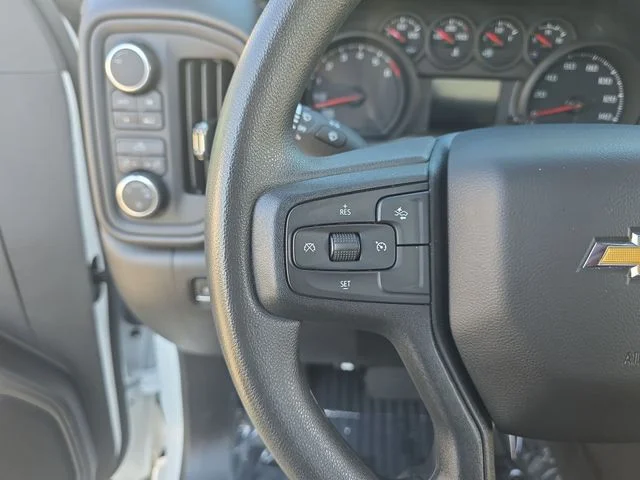 Used 2025 White Chevrolet Custom image 18