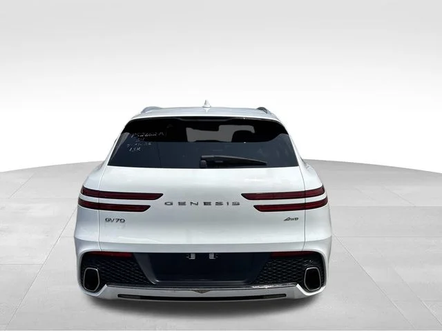 Used 2024 White Genesis 2.5T image 11