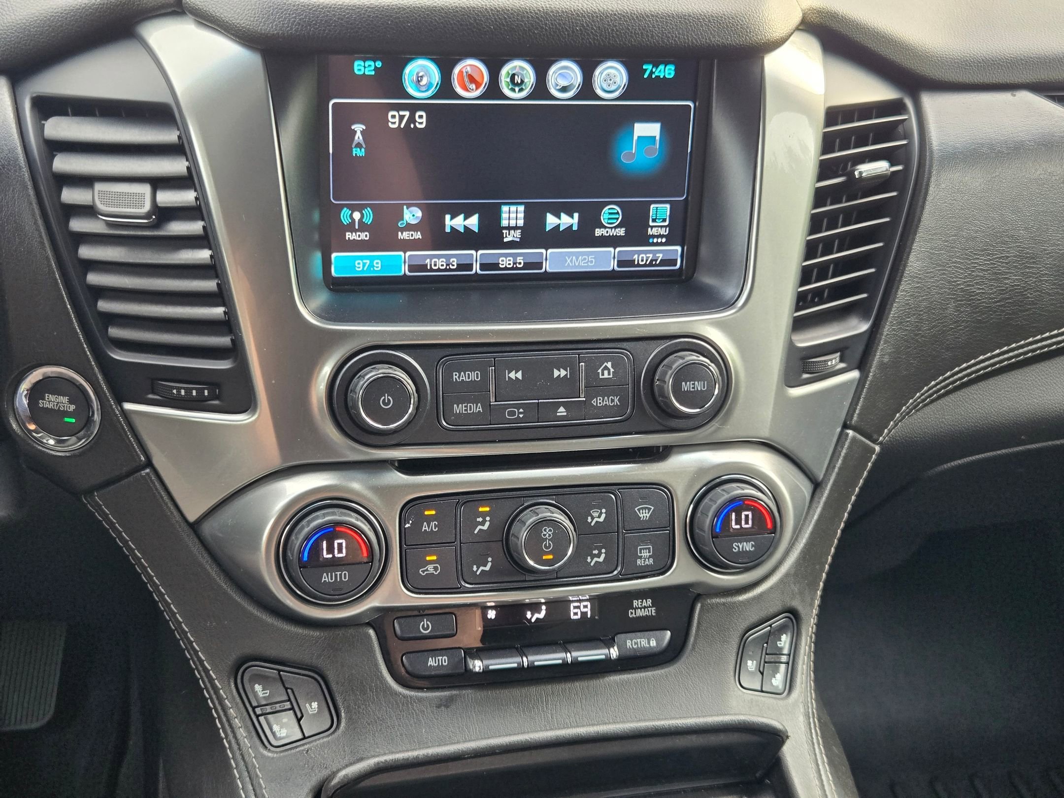 Used 2019 Black Chevrolet Premier image 32