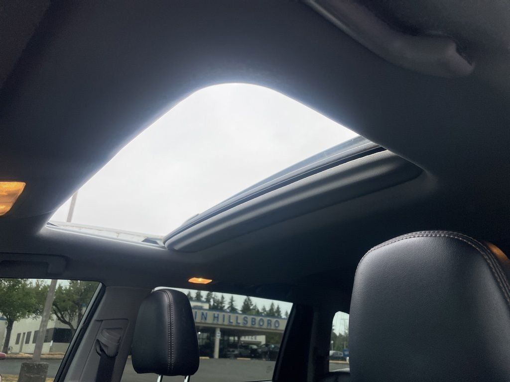 Used 2017 Blizzard Pearl Toyota XLE image 21