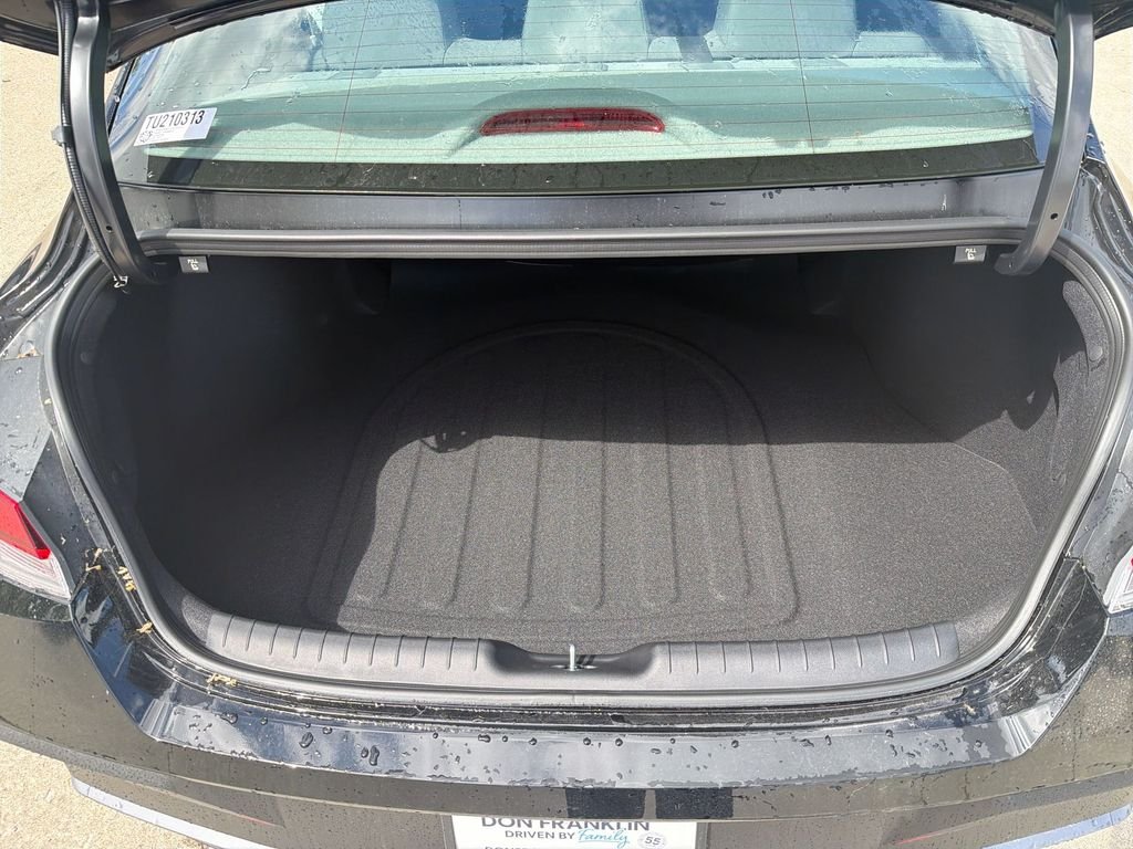 New 2026 Black Hyundai SE image 17