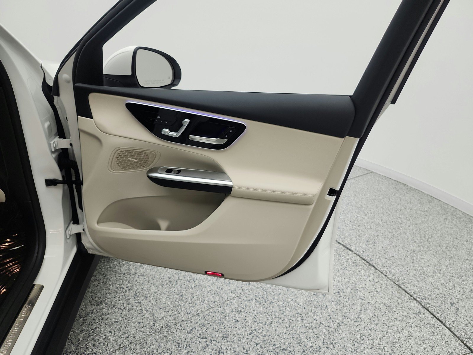 Certified Used 2026 Polar White Mercedes-Benz GLC 300 SUV image 20