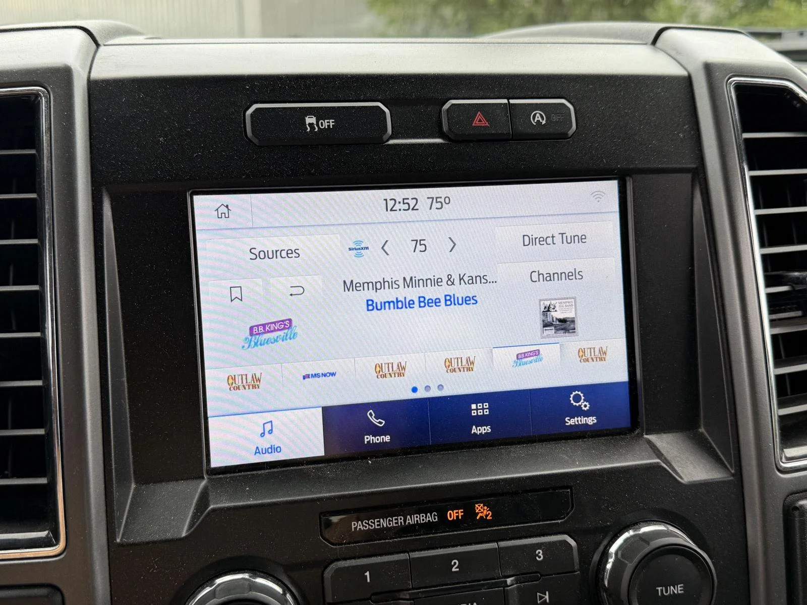 Used 2020 Blue Jeans Ford XLT image 7