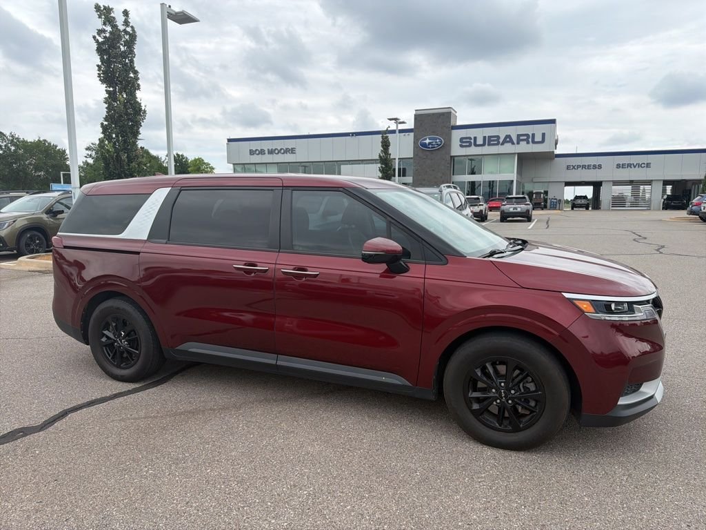 2022 Kia Sedona LX Seat Pkg's photo
