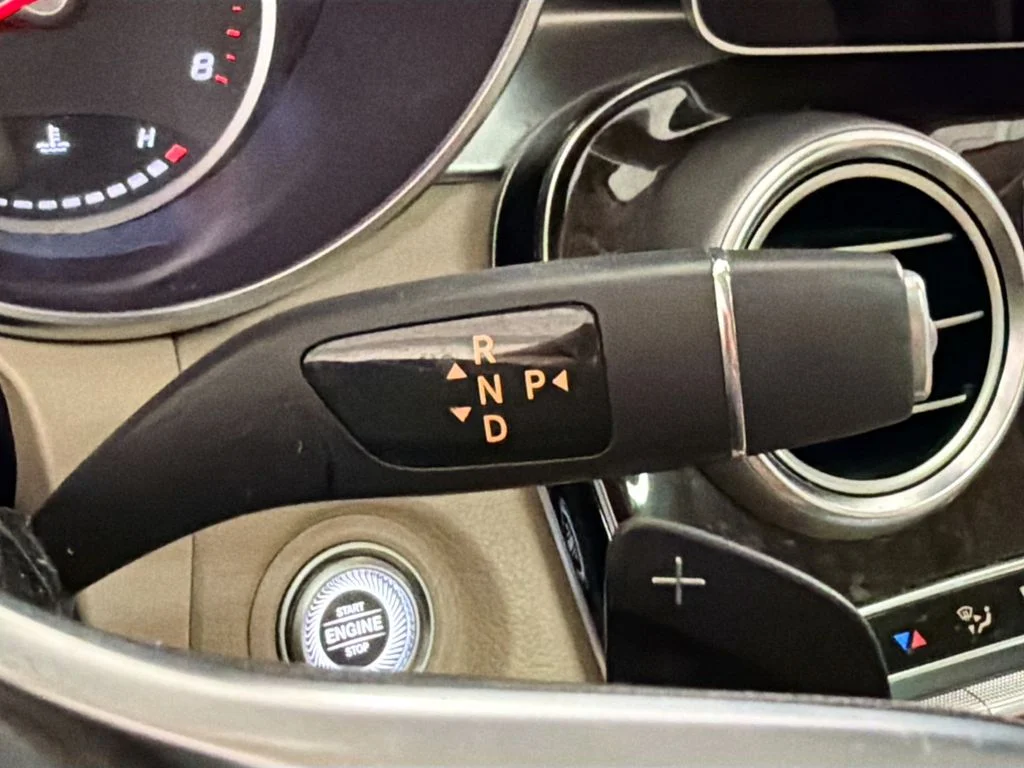 Used 2022 White Mercedes-Benz GLC 300 image 17