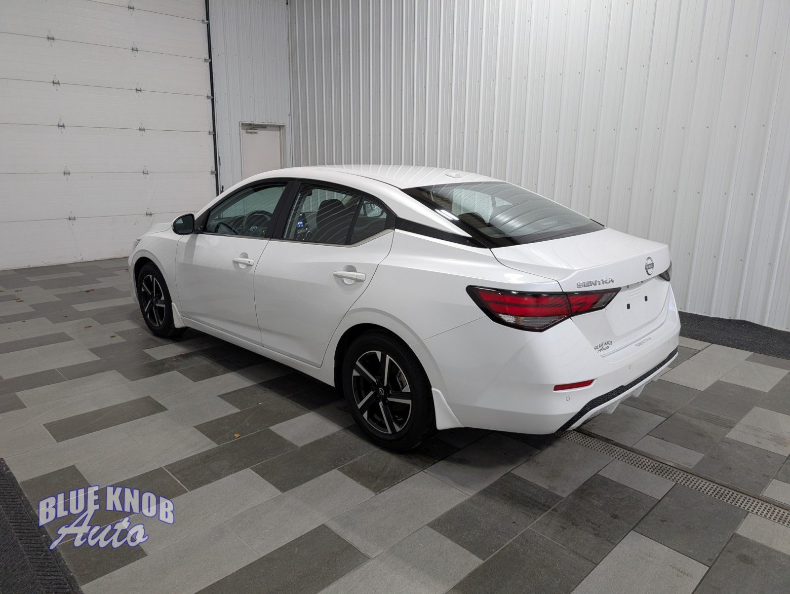 2025 Nissan Sentra SV photo 2