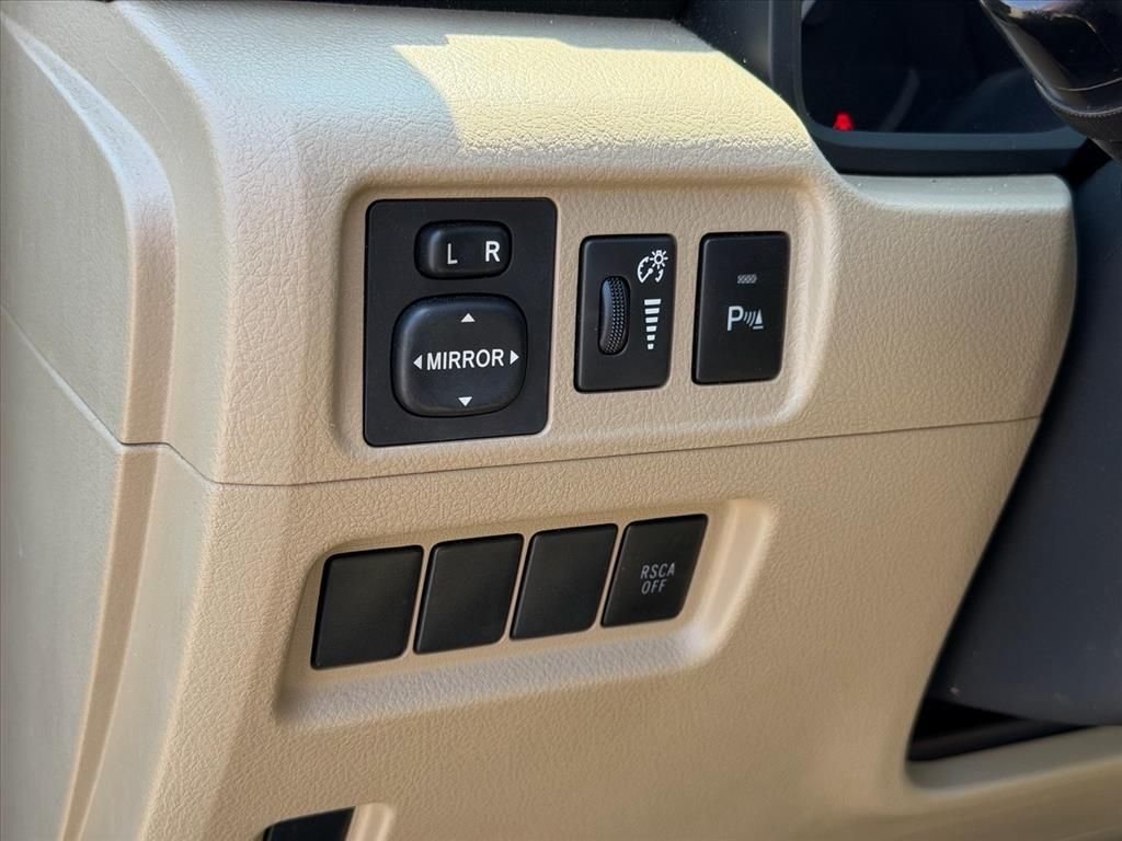 Used 2010  Toyota SR5 image 19